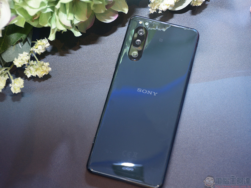Sony 5G 新旗艦 Xperia 5 II 在台發表,眼部對焦精準捕捉一顰一笑 - 電腦王阿達 Sony 5G 新旗艦 Xperia 5 II 在台發表,眼部對焦精準捕捉一顰一笑 - 電腦王阿達