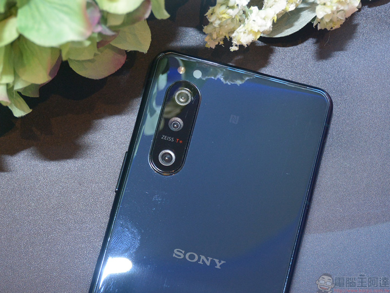 Sony 5G 新旗艦 Xperia 5 II 在台發表,眼部對焦精準捕捉一顰一笑 - 電腦王阿達 Sony 5G 新旗艦 Xperia 5 II 在台發表,眼部對焦精準捕捉一顰一笑 - 電腦王阿達
