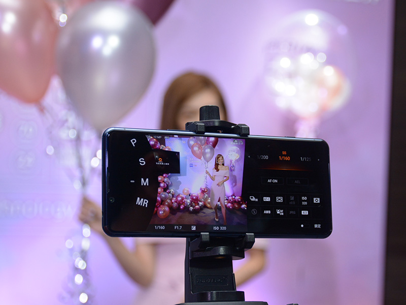 Sony 5G 新旗艦 Xperia 5 II 在台發表,眼部對焦精準捕捉一顰一笑 - 電腦王阿達 Sony 5G 新旗艦 Xperia 5 II 在台發表,眼部對焦精準捕捉一顰一笑 - 電腦王阿達