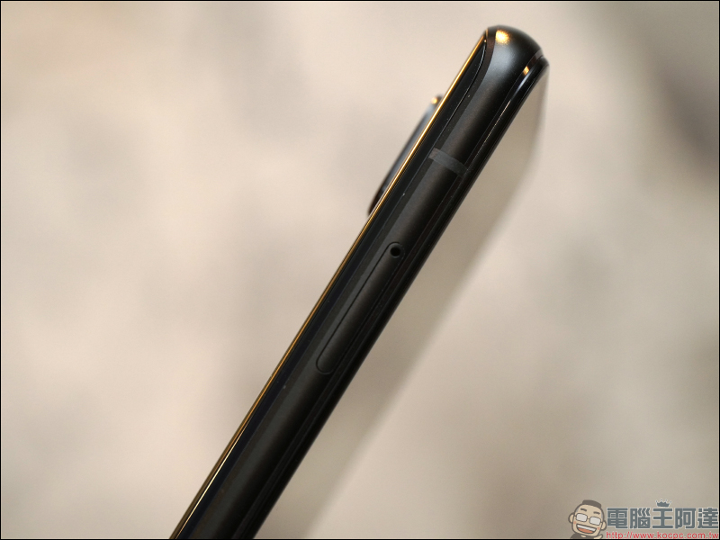 ASUS ZenFone 7 | 7 Pro 開箱評測:翻轉三鏡頭拍攝更強大的 S865 系列 5G 旗艦手機 - 電腦王阿達 ASUS ZenFone 7 | 7 Pro 開箱評測:翻轉三鏡頭拍攝更強大的 S865 系列 5G 旗艦手機 - 電腦王阿達