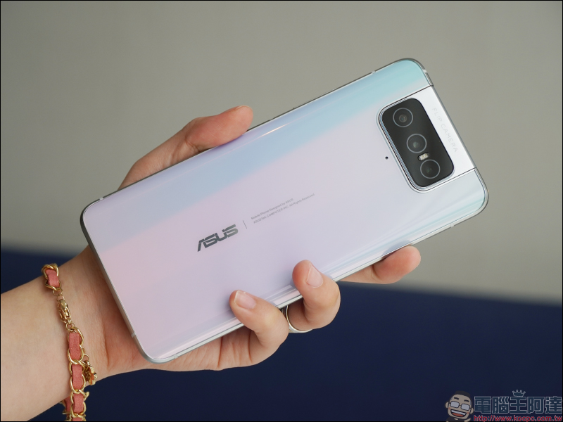 ASUS ZenFone 7 | 7 Pro 開箱評測:翻轉三鏡頭拍攝更強大的 S865 系列 5G 旗艦手機 - 電腦王阿達 ASUS ZenFone 7 | 7 Pro 開箱評測:翻轉三鏡頭拍攝更強大的 S865 系列 5G 旗艦手機 - 電腦王阿達