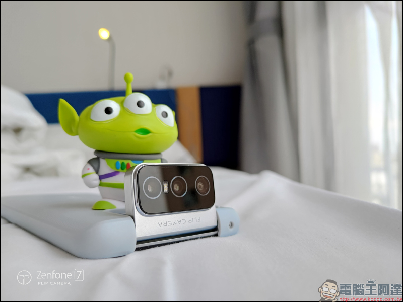 ASUS ZenFone 7 | 7 Pro 開箱評測:翻轉三鏡頭拍攝更強大的 S865 系列 5G 旗艦手機 - 電腦王阿達 ASUS ZenFone 7 | 7 Pro 開箱評測:翻轉三鏡頭拍攝更強大的 S865 系列 5G 旗艦手機 - 電腦王阿達