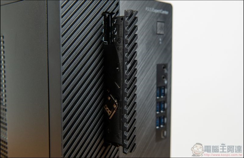 ASUS ExpertCenter D7 Mini Tower (D700MA)開箱 - 06 ASUS ExpertCenter D7 Mini Tower (D700MA)開箱 - 06
