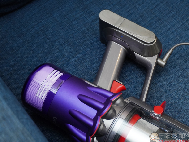 Dyson Digital Slim™ 輕量無線吸塵器開箱動手玩:重量減輕、吸力依舊強大!新增 LED 隙縫清潔吸頭、低處清潔轉接頭,日常清潔更輕鬆! - 電腦王阿達 Dyson Digital Slim™ 輕量無線吸塵器開箱動手玩:重量減輕、吸力依舊強大!新增 LED 隙縫清潔吸頭、低處清潔轉接頭,日常清潔更輕鬆! - 電腦王阿達