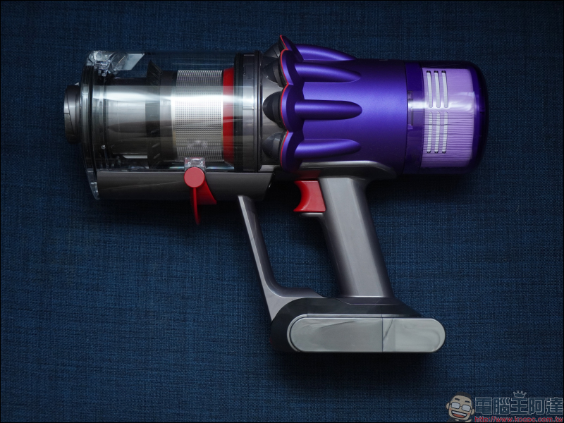 Dyson Digital Slim™ 輕量無線吸塵器開箱動手玩:重量減輕、吸力依舊強大!新增 LED 隙縫清潔吸頭、低處清潔轉接頭,日常清潔更輕鬆! - 電腦王阿達 Dyson Digital Slim™ 輕量無線吸塵器開箱動手玩:重量減輕、吸力依舊強大!新增 LED 隙縫清潔吸頭、低處清潔轉接頭,日常清潔更輕鬆! - 電腦王阿達