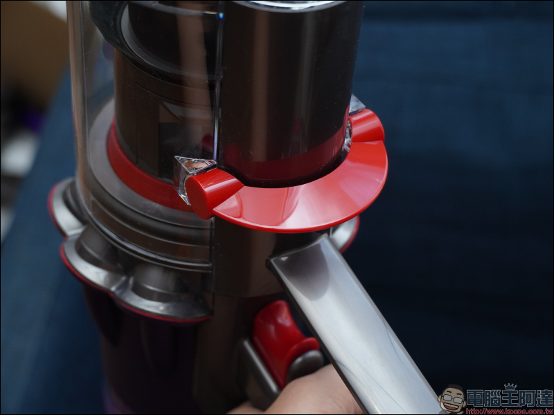 Dyson Digital Slim™ 輕量無線吸塵器開箱動手玩:重量減輕、吸力依舊強大!新增 LED 隙縫清潔吸頭、低處清潔轉接頭,日常清潔更輕鬆! - 電腦王阿達 Dyson Digital Slim™ 輕量無線吸塵器開箱動手玩:重量減輕、吸力依舊強大!新增 LED 隙縫清潔吸頭、低處清潔轉接頭,日常清潔更輕鬆! - 電腦王阿達