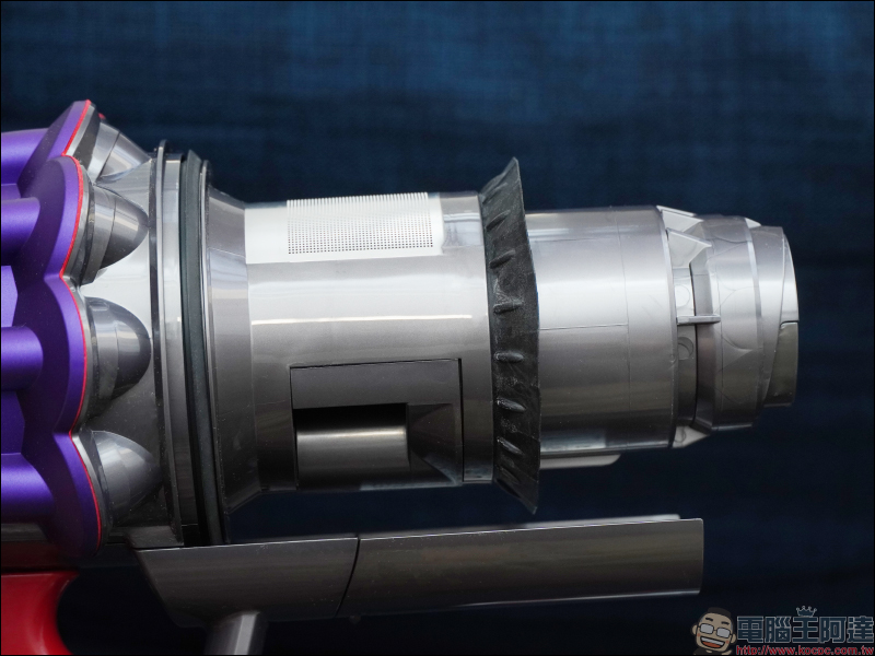 Dyson Digital Slim™ 輕量無線吸塵器開箱動手玩:重量減輕、吸力依舊強大!新增 LED 隙縫清潔吸頭、低處清潔轉接頭,日常清潔更輕鬆! - 電腦王阿達 Dyson Digital Slim™ 輕量無線吸塵器開箱動手玩:重量減輕、吸力依舊強大!新增 LED 隙縫清潔吸頭、低處清潔轉接頭,日常清潔更輕鬆! - 電腦王阿達
