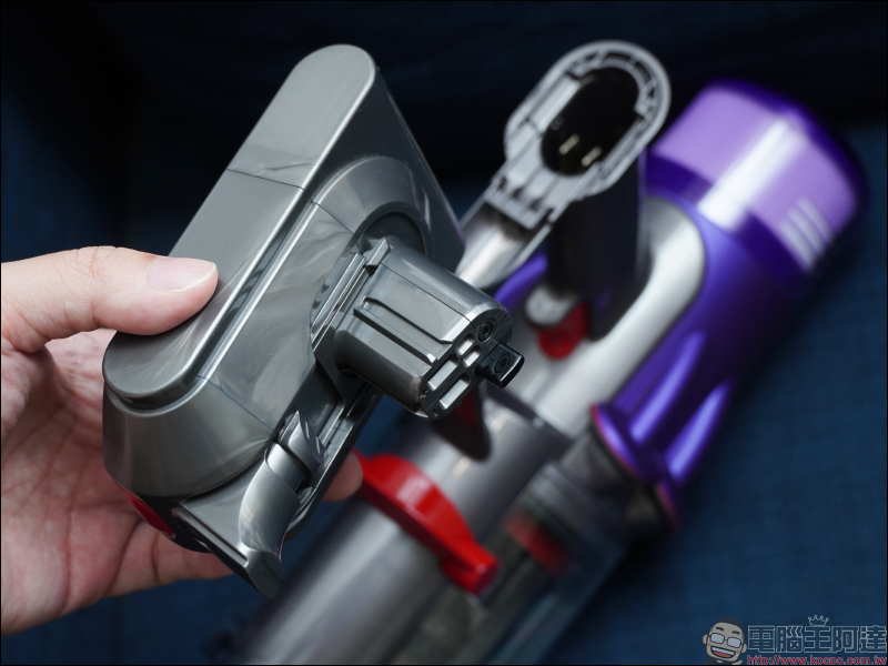 Dyson Digital Slim™ 輕量無線吸塵器開箱動手玩:重量減輕、吸力依舊強大!新增 LED 隙縫清潔吸頭、低處清潔轉接頭,日常清潔更輕鬆! - 電腦王阿達 Dyson Digital Slim™ 輕量無線吸塵器開箱動手玩:重量減輕、吸力依舊強大!新增 LED 隙縫清潔吸頭、低處清潔轉接頭,日常清潔更輕鬆! - 電腦王阿達