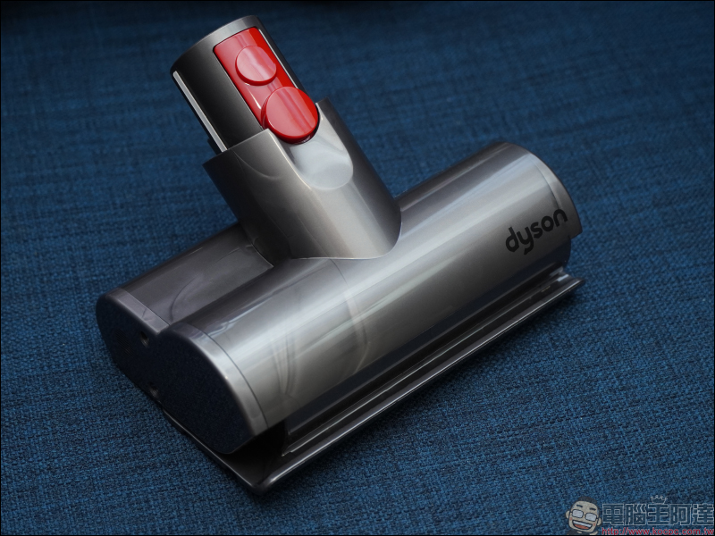 Dyson Digital Slim™ 輕量無線吸塵器開箱動手玩:重量減輕、吸力依舊強大!新增 LED 隙縫清潔吸頭、低處清潔轉接頭,日常清潔更輕鬆! - 電腦王阿達 Dyson Digital Slim™ 輕量無線吸塵器開箱動手玩:重量減輕、吸力依舊強大!新增 LED 隙縫清潔吸頭、低處清潔轉接頭,日常清潔更輕鬆! - 電腦王阿達