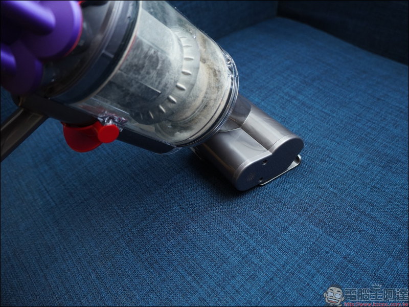 Dyson Digital Slim™ 輕量無線吸塵器開箱動手玩:重量減輕、吸力依舊強大!新增 LED 隙縫清潔吸頭、低處清潔轉接頭,日常清潔更輕鬆! - 電腦王阿達 Dyson Digital Slim™ 輕量無線吸塵器開箱動手玩:重量減輕、吸力依舊強大!新增 LED 隙縫清潔吸頭、低處清潔轉接頭,日常清潔更輕鬆! - 電腦王阿達