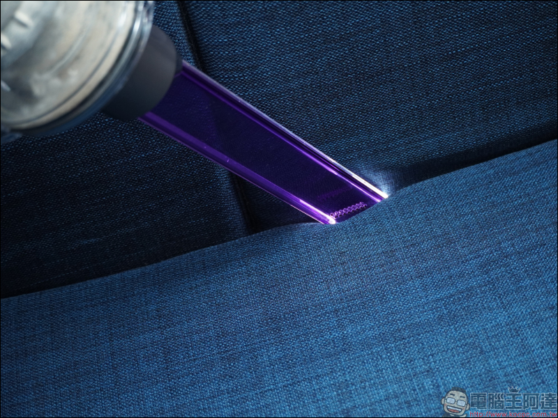 Dyson Digital Slim™ 輕量無線吸塵器開箱動手玩:重量減輕、吸力依舊強大!新增 LED 隙縫清潔吸頭、低處清潔轉接頭,日常清潔更輕鬆! - 電腦王阿達 Dyson Digital Slim™ 輕量無線吸塵器開箱動手玩:重量減輕、吸力依舊強大!新增 LED 隙縫清潔吸頭、低處清潔轉接頭,日常清潔更輕鬆! - 電腦王阿達