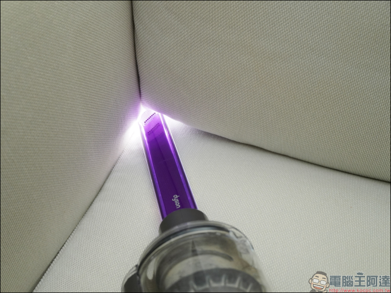Dyson Digital Slim™ 輕量無線吸塵器開箱動手玩:重量減輕、吸力依舊強大!新增 LED 隙縫清潔吸頭、低處清潔轉接頭,日常清潔更輕鬆! - 電腦王阿達 Dyson Digital Slim™ 輕量無線吸塵器開箱動手玩:重量減輕、吸力依舊強大!新增 LED 隙縫清潔吸頭、低處清潔轉接頭,日常清潔更輕鬆! - 電腦王阿達