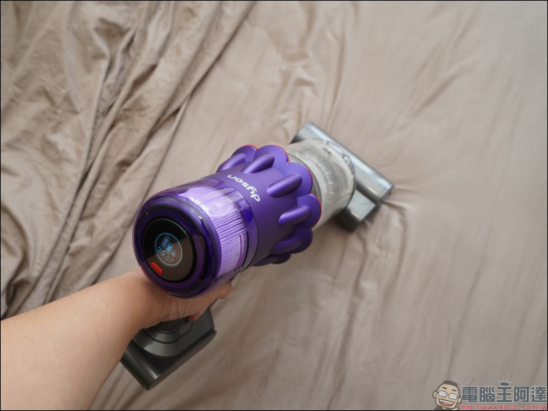 Dyson Digital Slim™ 輕量無線吸塵器開箱動手玩:重量減輕、吸力依舊強大!新增 LED 隙縫清潔吸頭、低處清潔轉接頭,日常清潔更輕鬆! - 電腦王阿達 Dyson Digital Slim™ 輕量無線吸塵器開箱動手玩:重量減輕、吸力依舊強大!新增 LED 隙縫清潔吸頭、低處清潔轉接頭,日常清潔更輕鬆! - 電腦王阿達