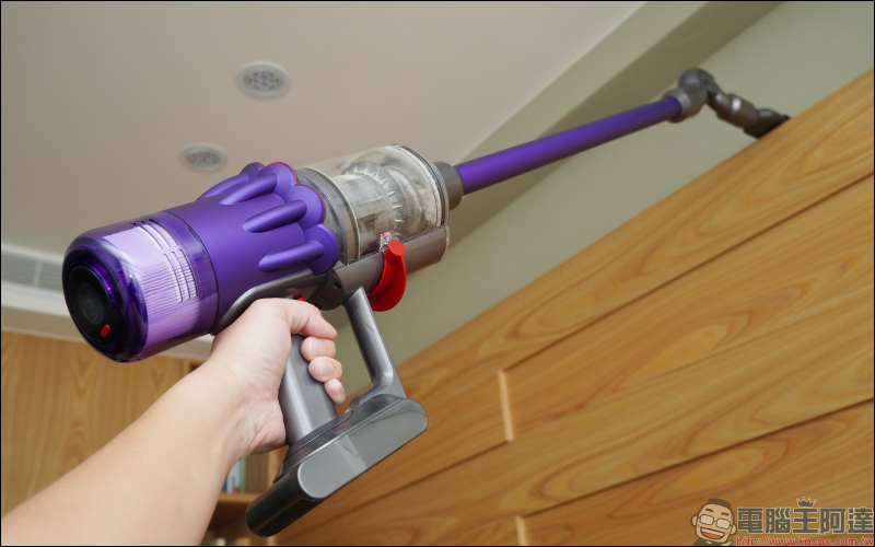 Dyson Digital Slim™ 輕量無線吸塵器開箱動手玩:重量減輕、吸力依舊強大!新增 LED 隙縫清潔吸頭、低處清潔轉接頭,日常清潔更輕鬆! - 電腦王阿達 Dyson Digital Slim™ 輕量無線吸塵器開箱動手玩:重量減輕、吸力依舊強大!新增 LED 隙縫清潔吸頭、低處清潔轉接頭,日常清潔更輕鬆! - 電腦王阿達