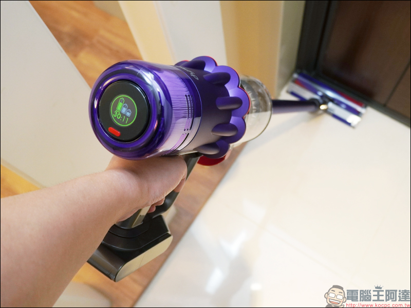 Dyson Digital Slim™ 輕量無線吸塵器開箱動手玩:重量減輕、吸力依舊強大!新增 LED 隙縫清潔吸頭、低處清潔轉接頭,日常清潔更輕鬆! - 電腦王阿達 Dyson Digital Slim™ 輕量無線吸塵器開箱動手玩:重量減輕、吸力依舊強大!新增 LED 隙縫清潔吸頭、低處清潔轉接頭,日常清潔更輕鬆! - 電腦王阿達