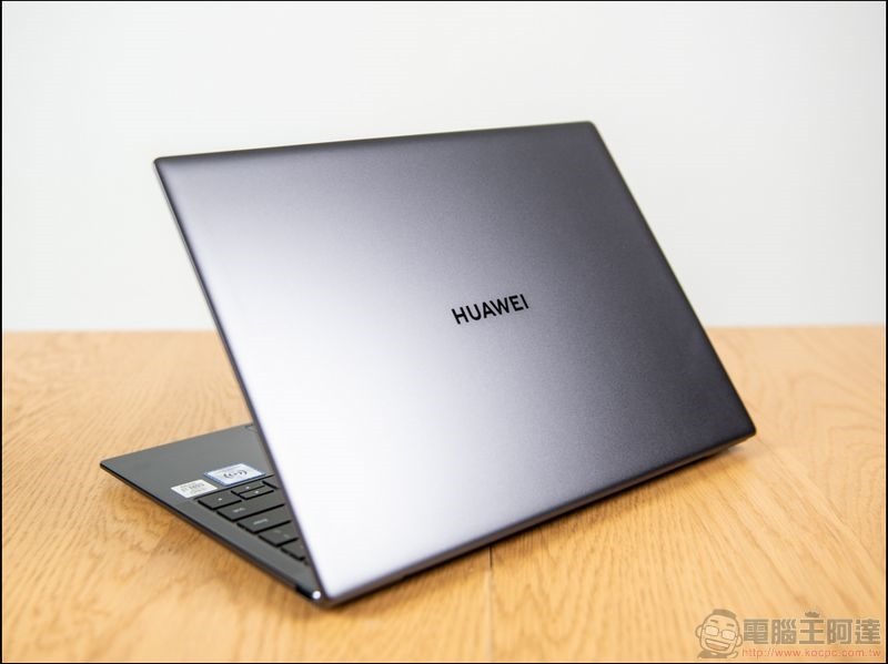 HUAWEI MateBook X Pro 開箱 - 01 HUAWEI MateBook X Pro 開箱 - 01