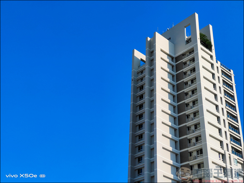 vivo X50e 開箱實測,平價手機震撼上市,高CP值&高顏值 5G平價手機首選 - 電腦王阿達 vivo X50e 開箱實測,平價手機震撼上市,高CP值&高顏值 5G平價手機首選 - 電腦王阿達