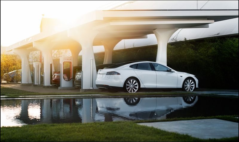Tesla 即將於 10 月 15 日凌晨開始收取超級充電使用費