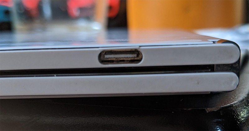 Surface Duo 災情頻傳,塑膠側框與轉軸毛病多多 - 電腦王阿達 Surface Duo 災情頻傳,塑膠側框與轉軸毛病多多 - 電腦王阿達