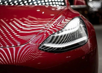 Tesla「專家限定」FSD 更新測試確認 10/20 釋出