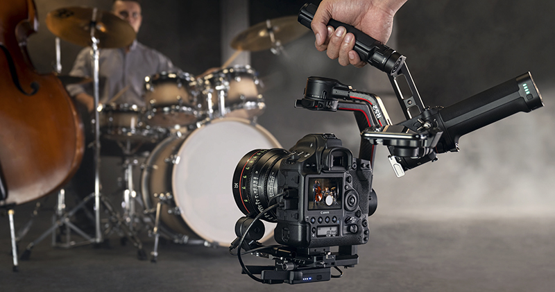 DJI 專業相機三軸穩定器 RS 2 和 RSC 2 發表,1.4 吋觸控螢幕與圖傳跟隨功能搭載 - 電腦王阿達 DJI 專業相機三軸穩定器 RS 2 和 RSC 2 發表,1.4 吋觸控螢幕與圖傳跟隨功能搭載 - 電腦王阿達