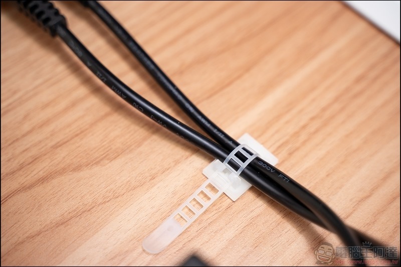 樂歌 Loctek 人體工學電動升降桌 - 15 樂歌 Loctek 人體工學電動升降桌 - 15