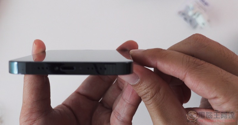 iPhone 12 / 12 Pro 的 2.5D 滑順手感自己來,imos Care 全機防護專案一次把鏡頭、螢幕、手機都保護起來! - 電腦王阿達 iPhone 12 / 12 Pro 的 2.5D 滑順手感自己來,imos Care 全機防護專案一次把鏡頭、螢幕、手機都保護起來! - 電腦王阿達