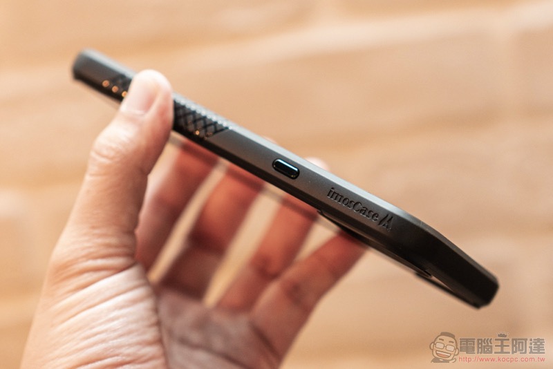 iPhone 12 / 12 Pro 的 2.5D 滑順手感自己來,imos Care 全機防護專案一次把鏡頭、螢幕、手機都保護起來! - 電腦王阿達 iPhone 12 / 12 Pro 的 2.5D 滑順手感自己來,imos Care 全機防護專案一次把鏡頭、螢幕、手機都保護起來! - 電腦王阿達