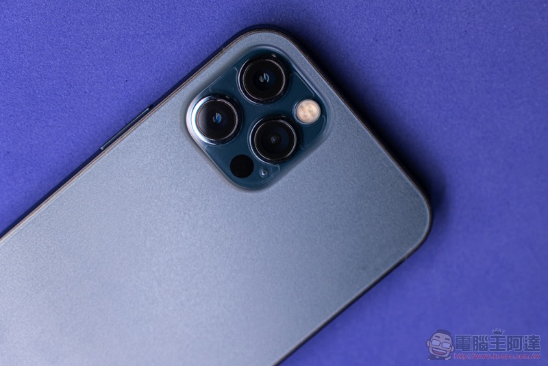 iPhone 12 / 12 Pro 的 2.5D 滑順手感自己來,imos Care 全機防護專案一次把鏡頭、螢幕、手機都保護起來! - 電腦王阿達 iPhone 12 / 12 Pro 的 2.5D 滑順手感自己來,imos Care 全機防護專案一次把鏡頭、螢幕、手機都保護起來! - 電腦王阿達