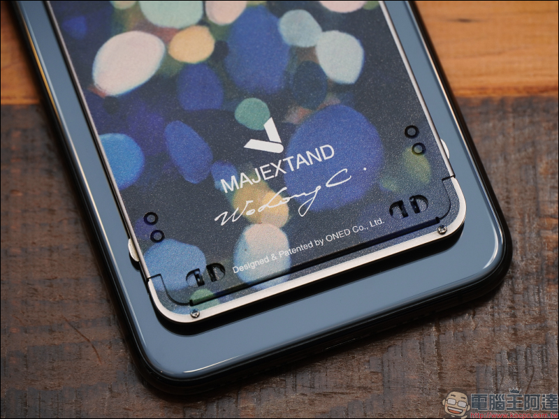 MAJEXTAND 秒捷架開箱動手玩:一秒調整最佳觀看視角,低頭族不再低頭!(同場加映:MAJEXTAND 筆電架) - 電腦王阿達 MAJEXTAND 秒捷架開箱動手玩:一秒調整最佳觀看視角,低頭族不再低頭!(同場加映:MAJEXTAND 筆電架) - 電腦王阿達