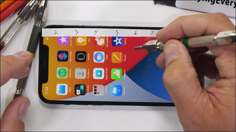 iPhone 12 Pro 耐用暴力測試,究竟四倍耐摔的「超瓷晶盾面板」與玻璃機背耐刮表現如何? - 電腦王阿達 iPhone 12 Pro 耐用暴力測試,究竟四倍耐摔的「超瓷晶盾面板」與玻璃機背耐刮表現如何? - 電腦王阿達