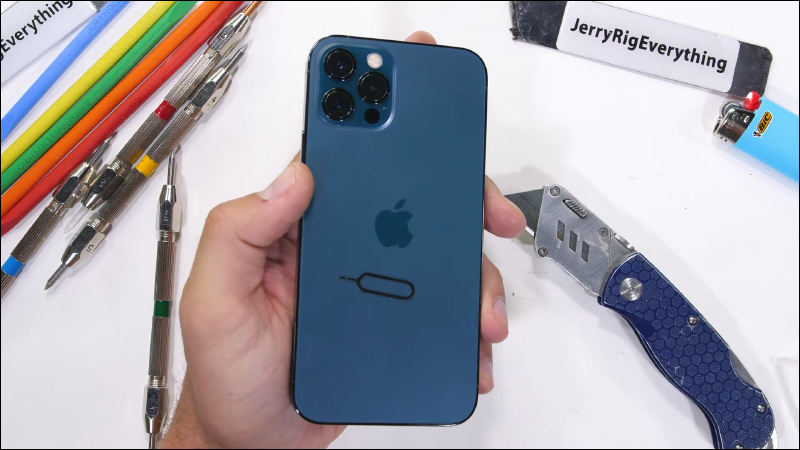 iPhone 12 Pro 耐用暴力測試,究竟四倍耐摔的「超瓷晶盾面板」與玻璃機背耐刮表現如何? - 電腦王阿達 iPhone 12 Pro 耐用暴力測試,究竟四倍耐摔的「超瓷晶盾面板」與玻璃機背耐刮表現如何? - 電腦王阿達