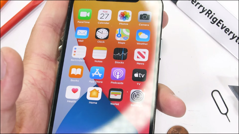 iPhone 12 Pro 耐用暴力測試,究竟四倍耐摔的「超瓷晶盾面板」與玻璃機背耐刮表現如何? - 電腦王阿達 iPhone 12 Pro 耐用暴力測試,究竟四倍耐摔的「超瓷晶盾面板」與玻璃機背耐刮表現如何? - 電腦王阿達