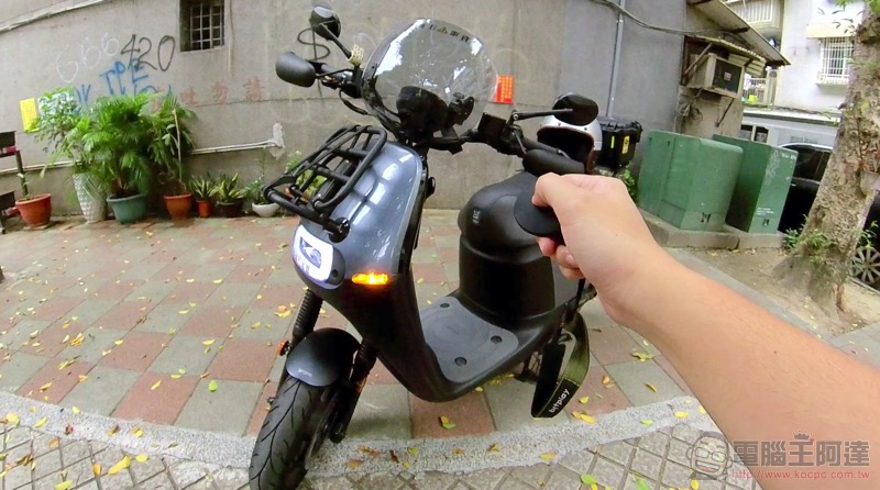 Gogoro 1/2/3 都有的 iQ System 6.0 動手玩:新的雨天智慧模式與各種貼心增進(影片) - 電腦王阿達 Gogoro 1/2/3 都有的 iQ System 6.0 動手玩:新的雨天智慧模式與各種貼心增進(影片) - 電腦王阿達