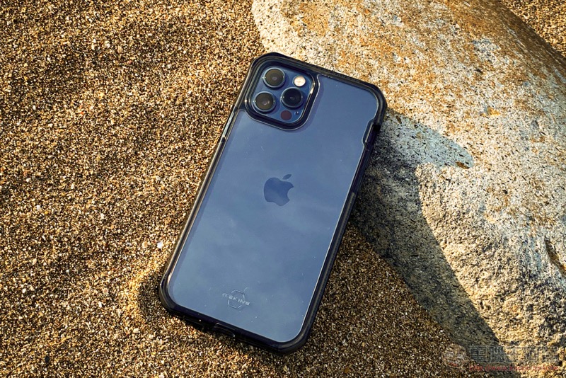 iPhone 12 抗菌、防摔都不妥協!ITSKINS 極限運動保護殼開箱體驗(評價 / 評測 / 動手玩) - 電腦王阿達 iPhone 12 抗菌、防摔都不妥協!ITSKINS 極限運動保護殼開箱體驗(評價 / 評測 / 動手玩) - 電腦王阿達