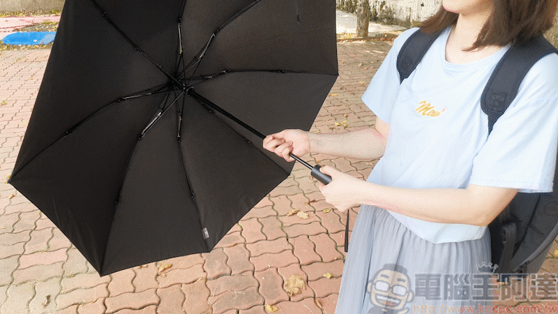 小米有品90分全自動反向折疊照明傘，不只是雨傘，還能幫你照明 - 電腦王阿達