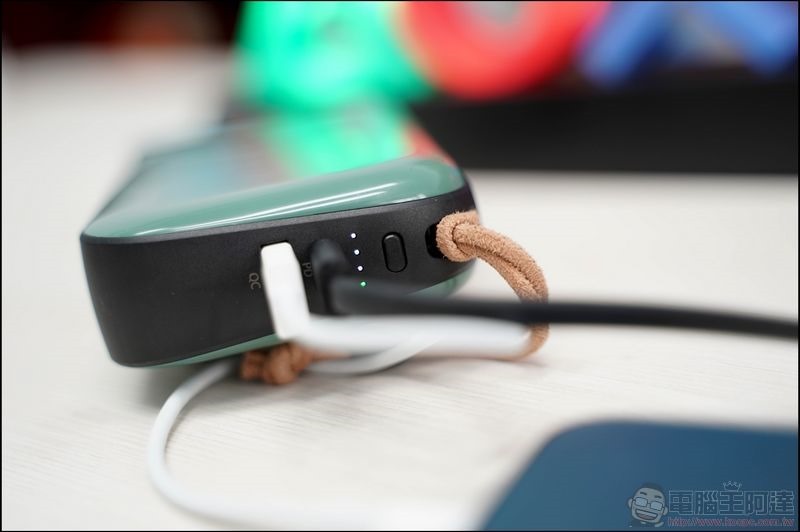 idmix CH08 首款 GaN 氮化鎵行動電源 開箱 - 39 idmix CH08 首款 GaN 氮化鎵行動電源 開箱 - 39