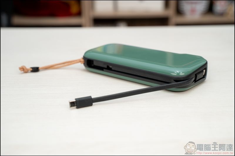 idmix CH08 首款 GaN 氮化鎵行動電源 開箱 - 11 idmix CH08 首款 GaN 氮化鎵行動電源 開箱 - 11