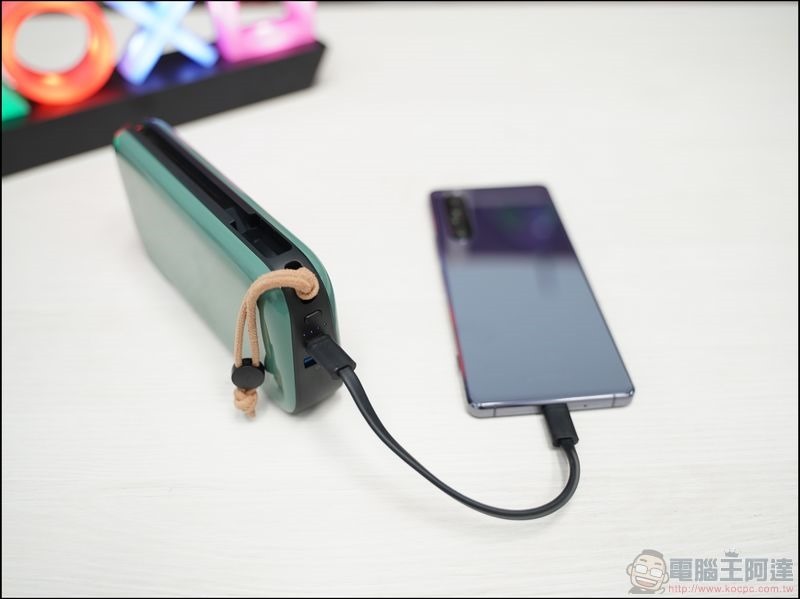idmix CH08 首款 GaN 氮化鎵行動電源 開箱 - 12 idmix CH08 首款 GaN 氮化鎵行動電源 開箱 - 12