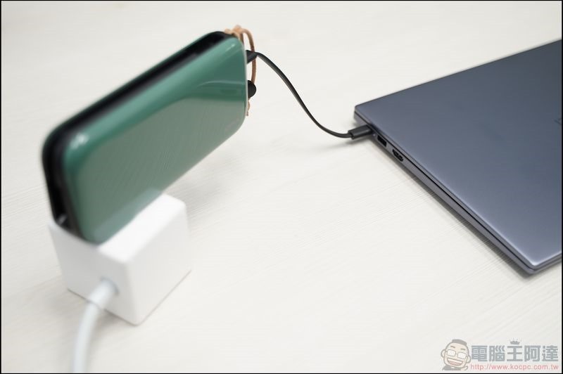 idmix CH08 首款 GaN 氮化鎵行動電源 開箱 - 14 idmix CH08 首款 GaN 氮化鎵行動電源 開箱 - 14
