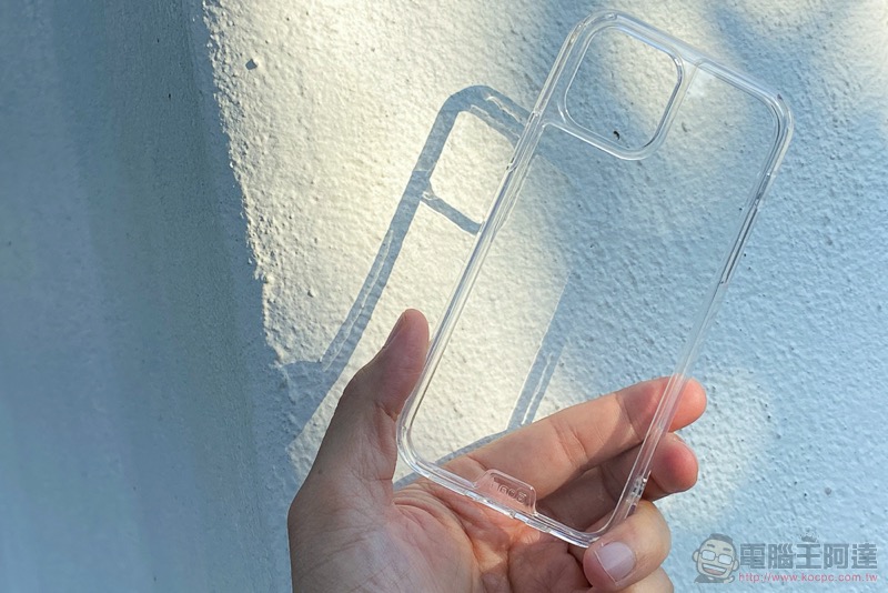 hoda iPhone 12 Pro 晶石防摔保護殼開箱體驗:晶透美型與柔嫩質感的極致之選 - 電腦王阿達 hoda iPhone 12 Pro 晶石防摔保護殼開箱體驗:晶透美型與柔嫩質感的極致之選 - 電腦王阿達