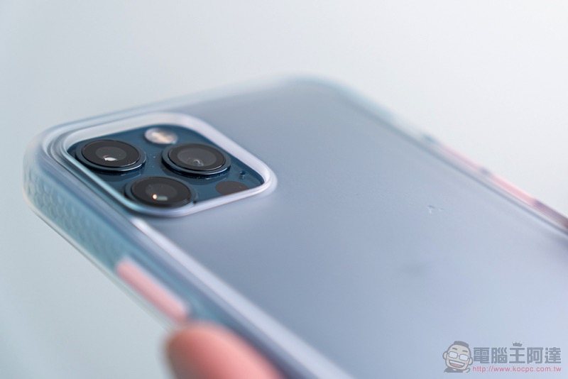 hoda iPhone 12 Pro 晶石防摔保護殼開箱體驗:晶透美型與柔嫩質感的極致之選 - 電腦王阿達 hoda iPhone 12 Pro 晶石防摔保護殼開箱體驗:晶透美型與柔嫩質感的極致之選 - 電腦王阿達