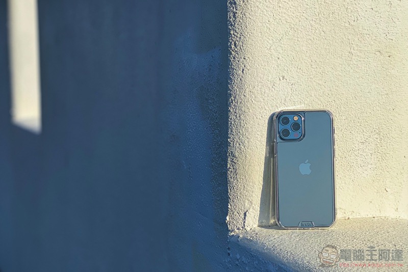 hoda iPhone 12 Pro 晶石防摔保護殼開箱體驗:晶透美型與柔嫩質感的極致之選 - 電腦王阿達 hoda iPhone 12 Pro 晶石防摔保護殼開箱體驗:晶透美型與柔嫩質感的極致之選 - 電腦王阿達
