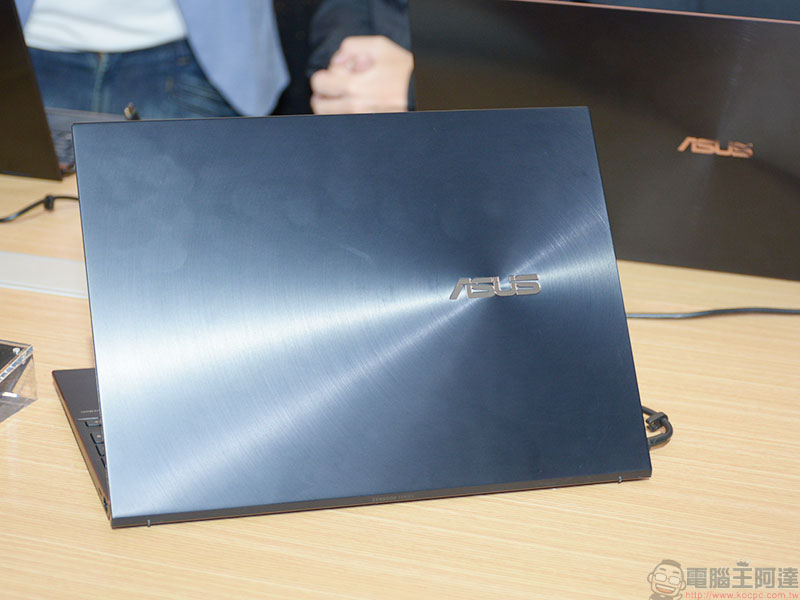 全球最薄 OLED 翻轉筆電 ZenBook Flip S 與 ZenBook S 在台推出,筆電、平板盡情變換 - 電腦王阿達 全球最薄 OLED 翻轉筆電 ZenBook Flip S 與 ZenBook S 在台推出,筆電、平板盡情變換 - 電腦王阿達