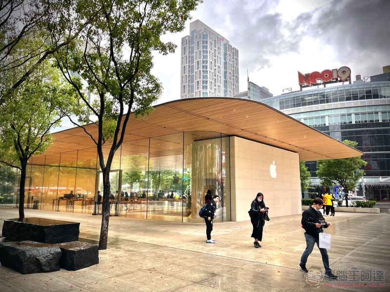 iPhone 12 mini / 12 Pro Max 台灣開賣,全色系與最新配件動手玩 - 電腦王阿達 iPhone 12 mini / 12 Pro Max 台灣開賣,全色系與最新配件動手玩 - 電腦王阿達