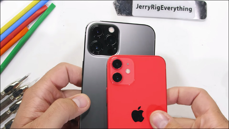 iPhone 12 Pro Max 和 iPhone 12 mini 暴力虐機測試比較 - 電腦王阿達 iPhone 12 Pro Max 和 iPhone 12 mini 暴力虐機測試比較 - 電腦王阿達