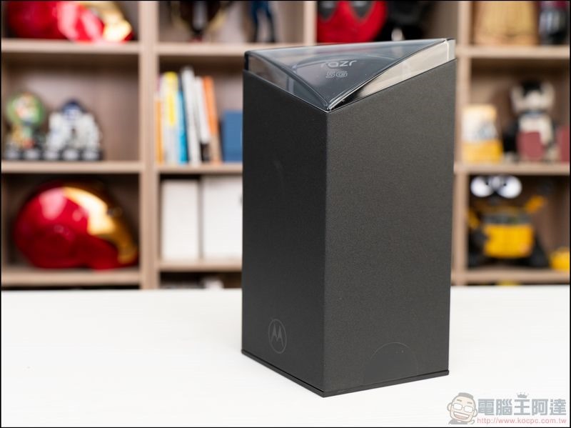 Motorola razr 5G 開箱評測 - 02 Motorola razr 5G 開箱評測 - 02