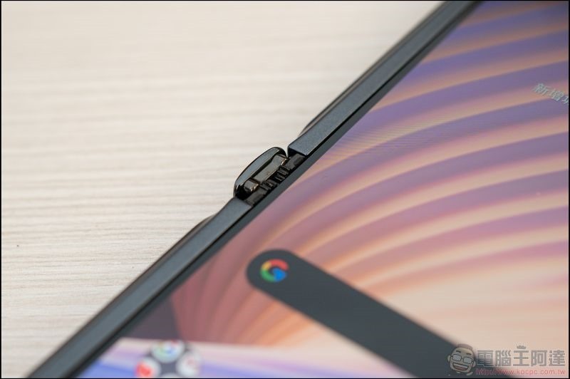 Motorola razr 5G 開箱評測 - 10 Motorola razr 5G 開箱評測 - 10