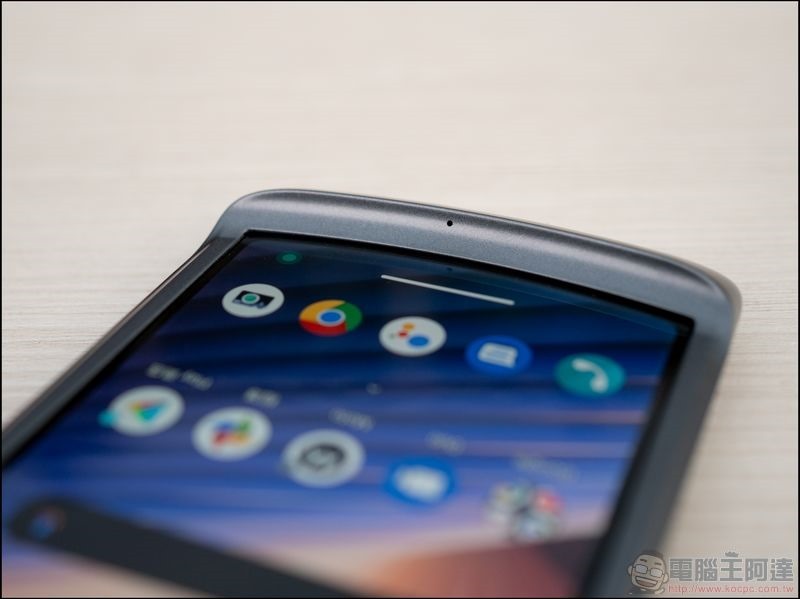 Motorola razr 5G 開箱評測 - 14 Motorola razr 5G 開箱評測 - 14
