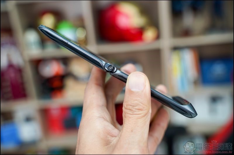 Motorola razr 5G 開箱評測 - 15 Motorola razr 5G 開箱評測 - 15